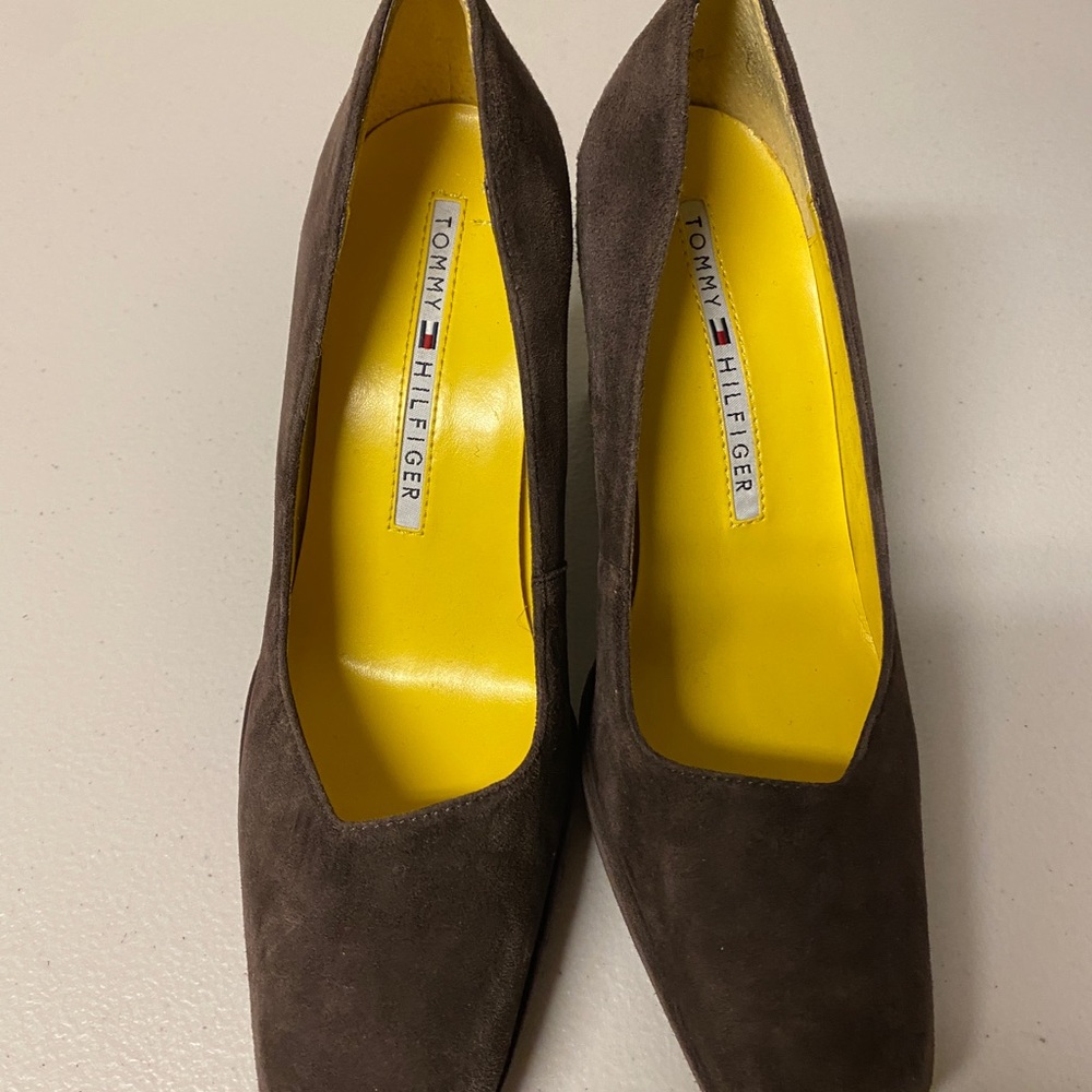 Brown suede pump